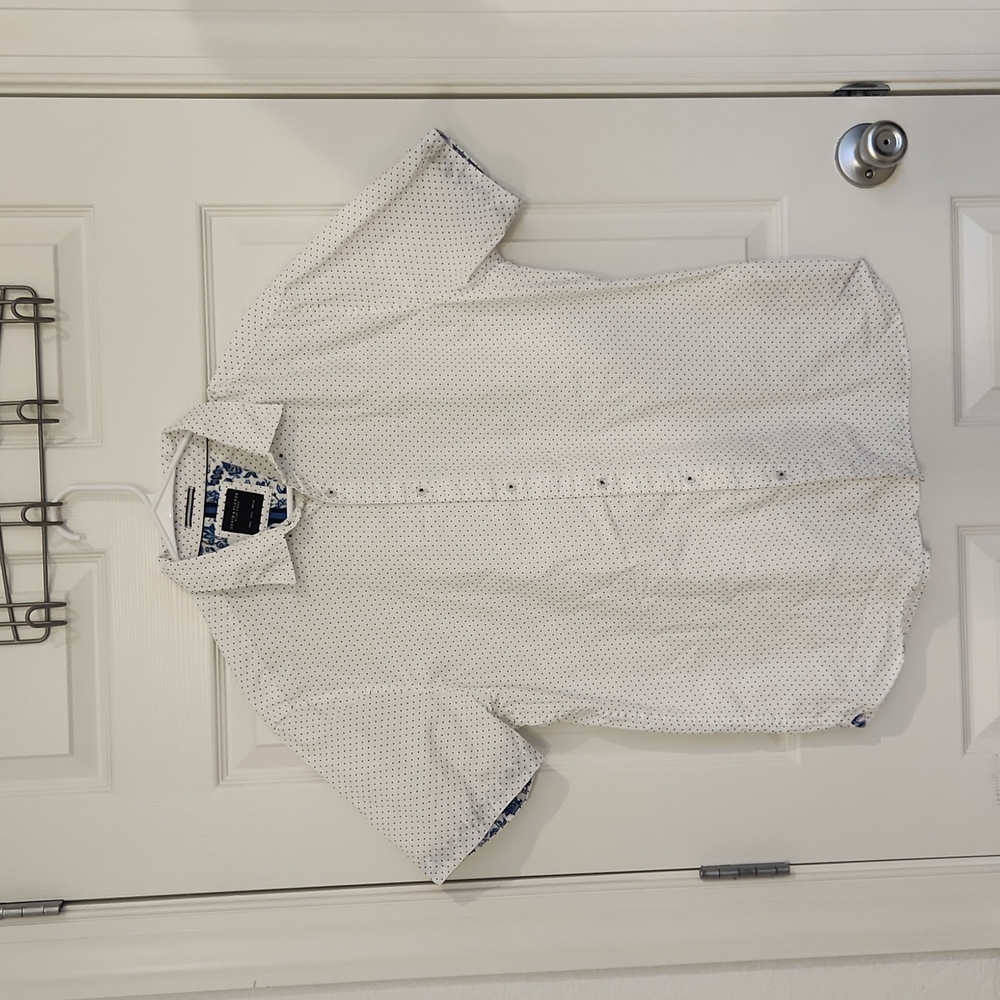 Men's large button up short sleeve shirt